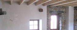Plâtre traditionnel en rénovation, plancher porteur et parquet à Saint-Marcan
